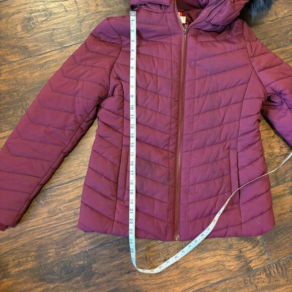 Boden size 8 Magenta Quilted Puffer Jacket with Faux Fur Trim on the Hood - Picture 9 of 12